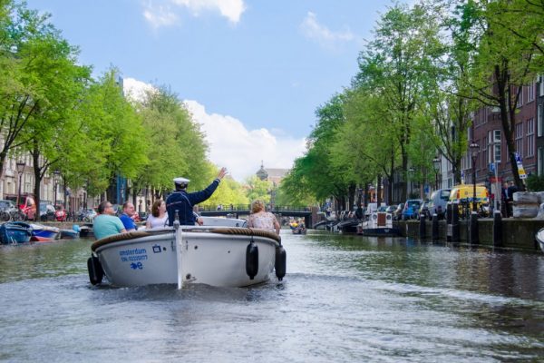 open-rondvaartboot-amsterdam-boothuur