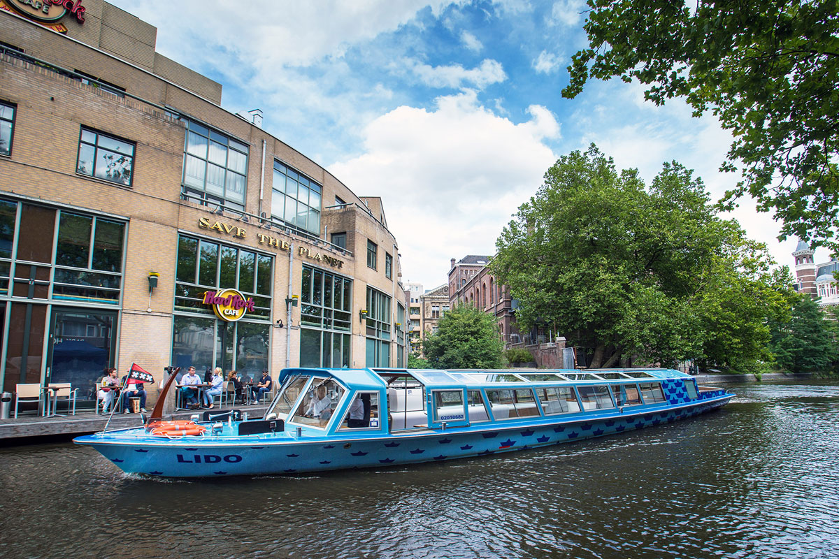 Rondvaartboot huren Amsterdam