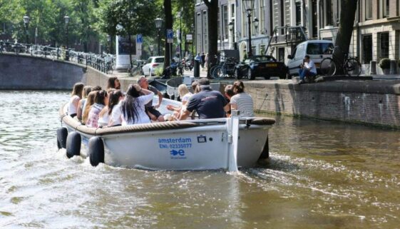 Klantevent organiseren op het water in Amsterdam