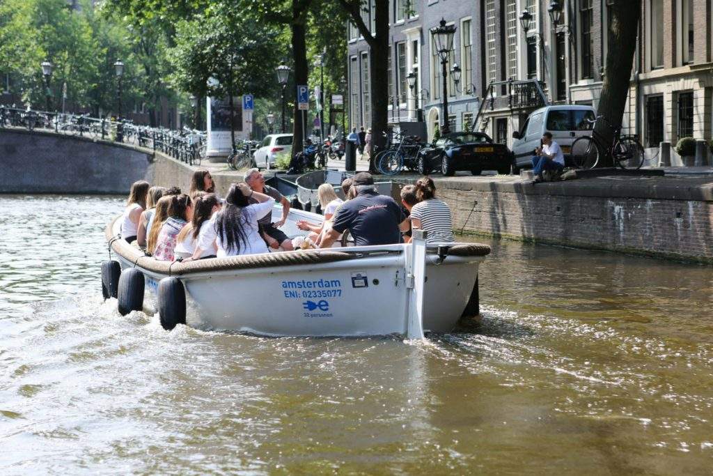 Luxe open sloep van Amsterdam Boothuur in Amsterdam