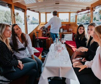 Babyshower op een boot in Amsterdam